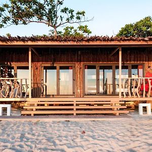 Crusoe Cabins Casobe